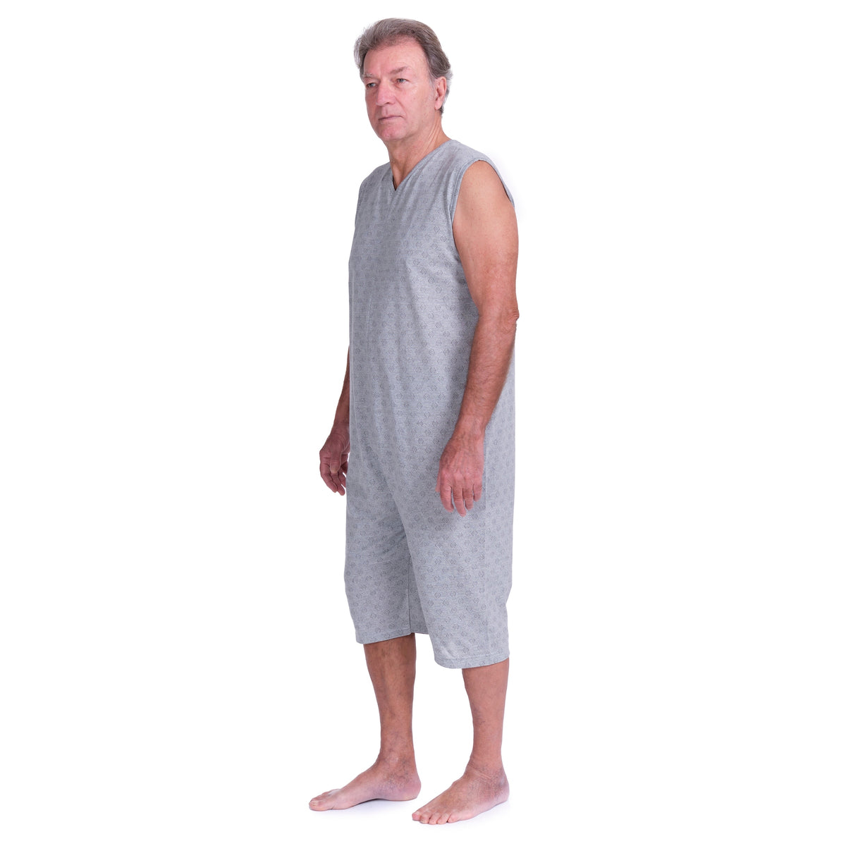 Light blue sleeveless medical pajamas with shorts, white back zipper, made of cotton-polyester blend by Ferrucci Comfort.